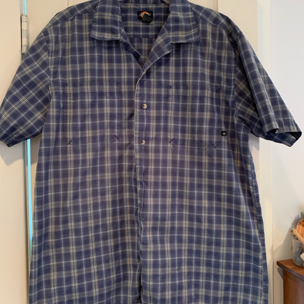 Dickies short-sleeved plaid button down